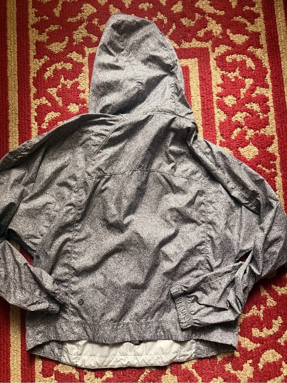 Rare Lululemon loose cropped wind breaker